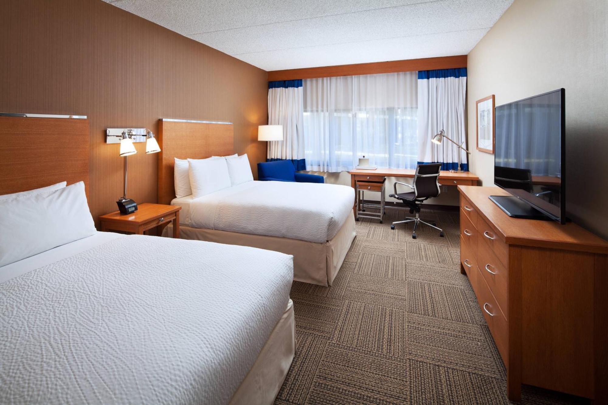 Guest room, 2 Queens