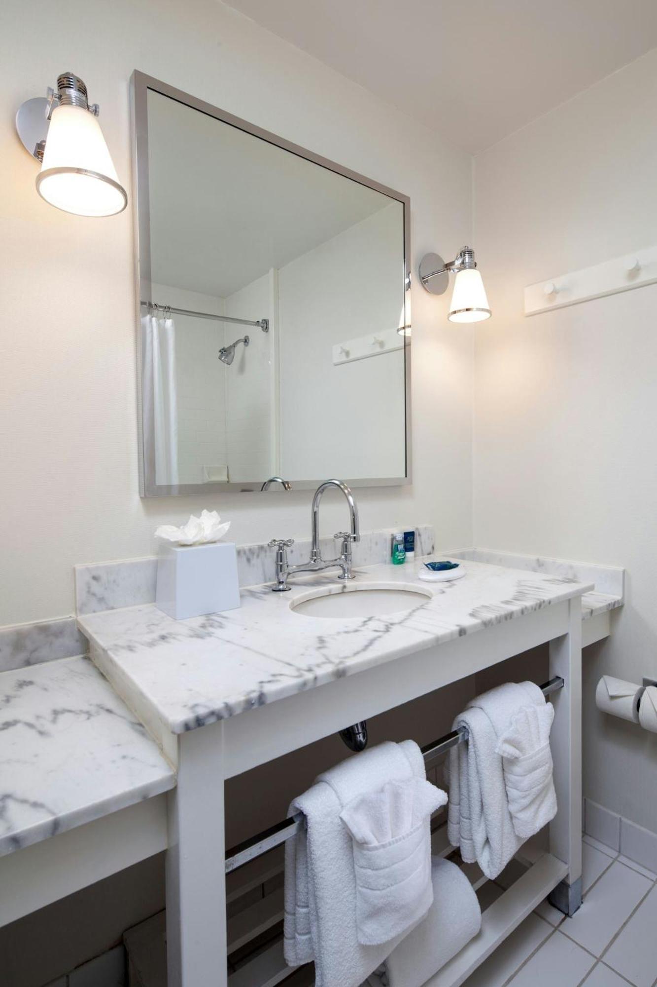 Guest Room, 1 King